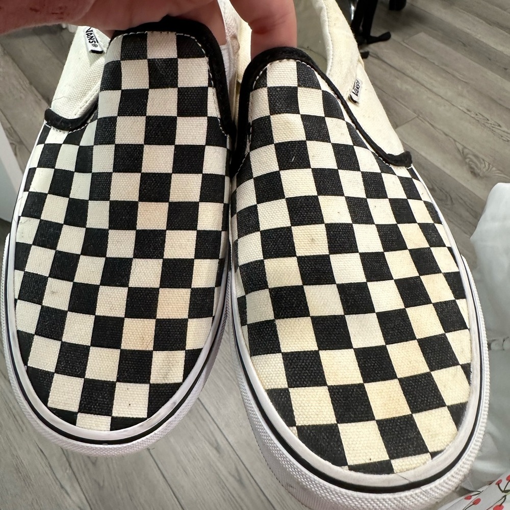 Unisex black and white vans